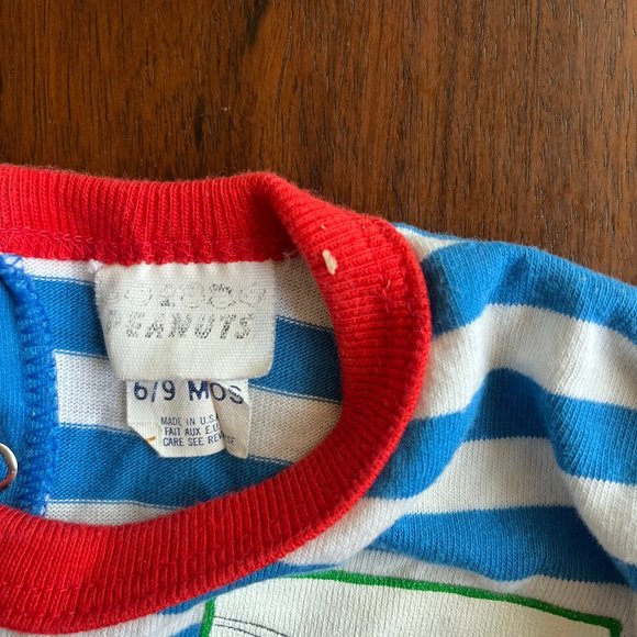 Peanuts Charlie Brown Snoopy Onesie - Picture 3 of 3